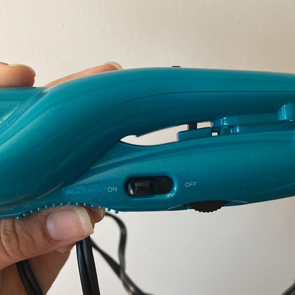 TIGI Bed Head Wave Artist Deep Waver Hair Tool for Beachy Waves - Picture 11 of 14